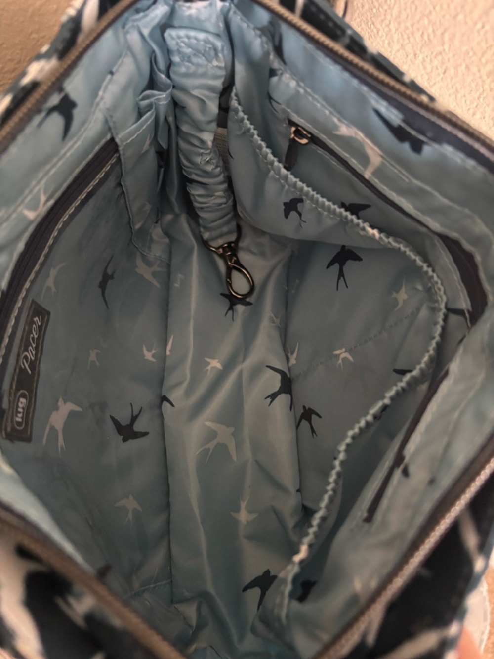 LUG Pacer Crossbody Bag in Diamond Navy *New Without Tags* - Picture 4 of 8